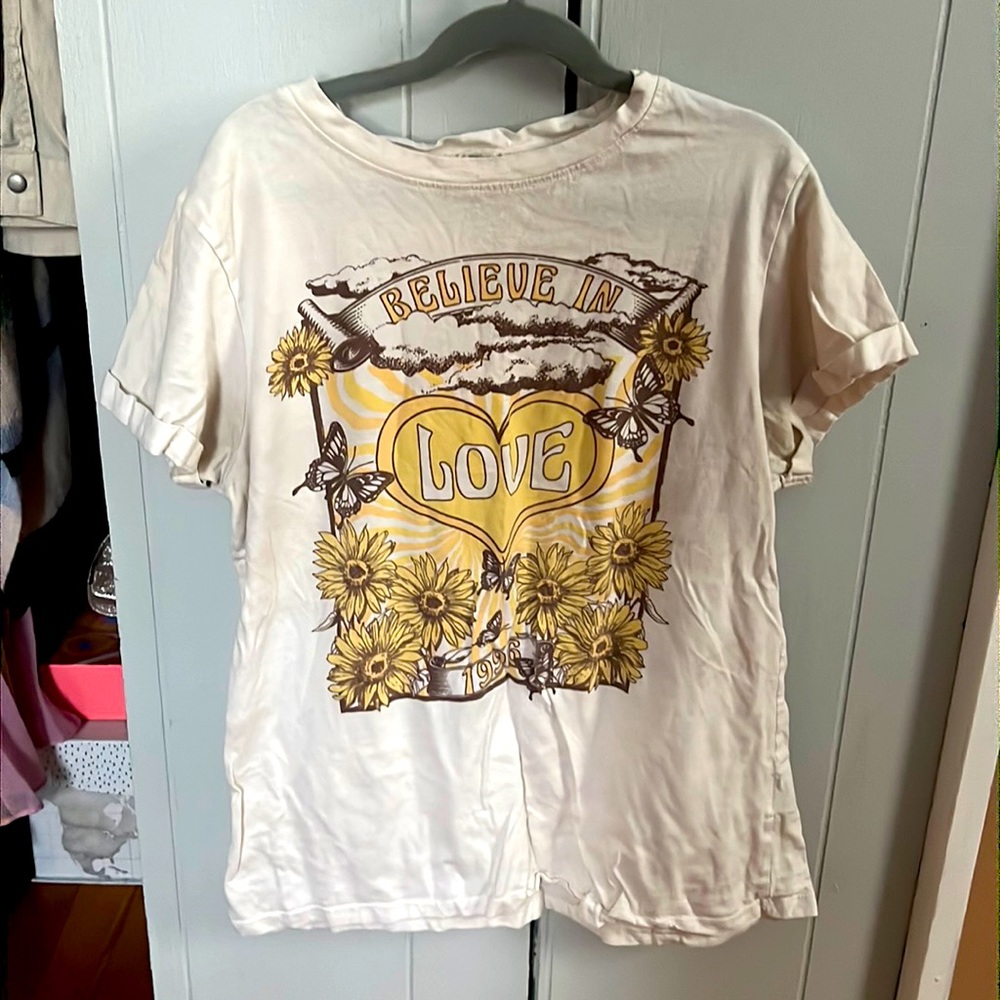 Cute Message, White and Yellow Sunflower Top 🌻🌿❢